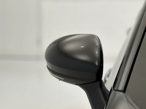 YY73UOH Renault Captur 1.6 E-Tech Plug-in hybrid 160 Engineered 5dr Auto Thumbnail #29