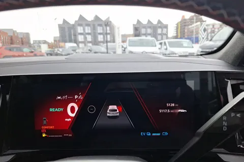 BJ25ZYC Renault Rafale E-Tech FHEV Techno Esprit Alpine 5dr Auto 4C Thumbnail #12