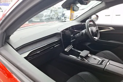 BJ25ZYC Renault Rafale E-Tech FHEV Techno Esprit Alpine 5dr Auto 4C Thumbnail #31