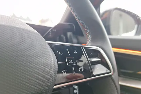 BJ25ZYC Renault Rafale E-Tech FHEV Techno Esprit Alpine 5dr Auto 4C Thumbnail #37