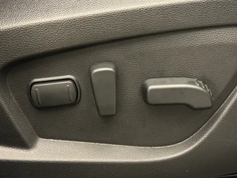 CY24ETO Renault ARKANA 1.6 E-Tech FHEV 145 Esprit Alpine 5dr Auto Thumbnail #19