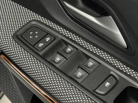 DL23WVM Dacia Sandero Stepway 1.0 TCe Journey 5dr Thumbnail #18