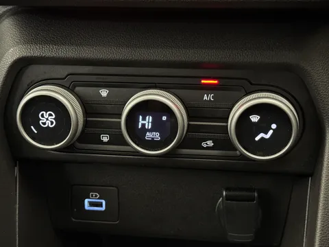 DL23WVM Dacia Sandero Stepway 1.0 TCe Journey 5dr Thumbnail #26