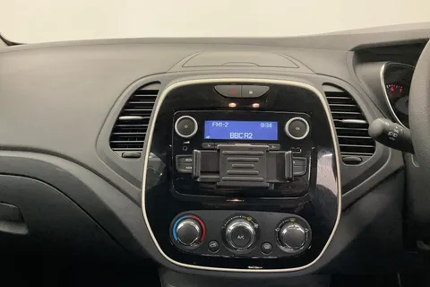 DY20GVK Renault Captur 0.9 TCE 90 Play 5dr Thumbnail #10
