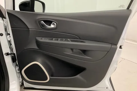 DY20GVK Renault Captur 0.9 TCE 90 Play 5dr Thumbnail #11