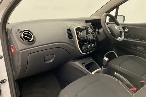 DY20GVK Renault Captur 0.9 TCE 90 Play 5dr Thumbnail #13