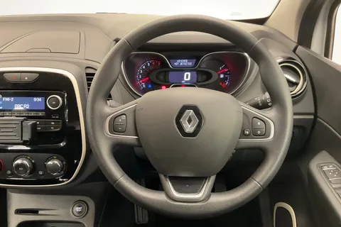 DY20GVK Renault Captur 0.9 TCE 90 Play 5dr Thumbnail #16