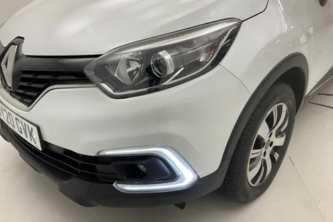 DY20GVK Renault Captur 0.9 TCE 90 Play 5dr Thumbnail #9