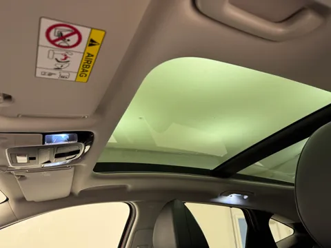 DP72HJU Hyundai Tucson 1.6 TGDi Hybrid 230 Ultimate 5dr 2WD Auto Thumbnail #16