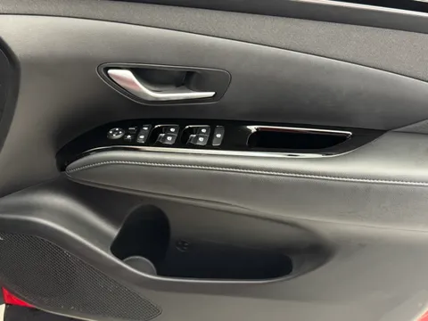 DP72HJU Hyundai Tucson 1.6 TGDi Hybrid 230 Ultimate 5dr 2WD Auto Thumbnail #19