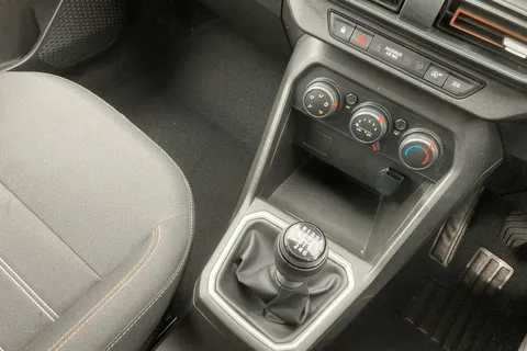 BJ23WLC Dacia Sandero Stepway 1.0 TCe Expression 5dr Thumbnail #13