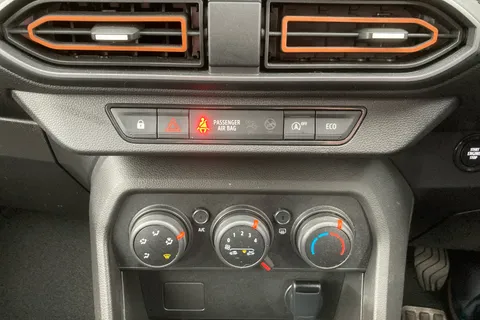 BJ23WLC Dacia Sandero Stepway 1.0 TCe Expression 5dr Thumbnail #40