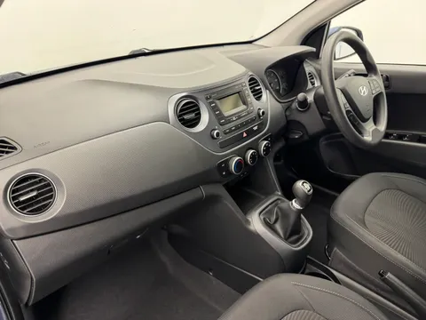 12 of 33 for HYUNDAI I10 1.2 SE 5dr