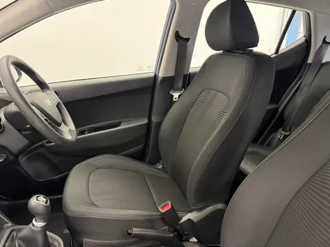 13 of 33 for HYUNDAI I10 1.2 SE 5dr