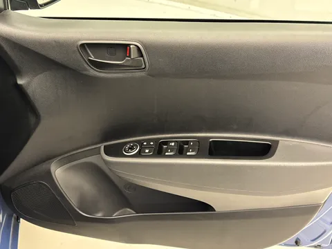 17 of 33 for HYUNDAI I10 1.2 SE 5dr