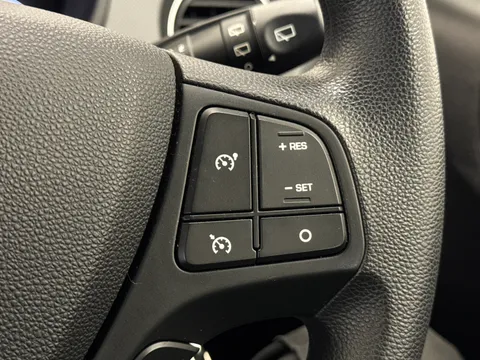 21 of 33 for HYUNDAI I10 1.2 SE 5dr