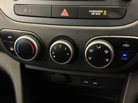 23 of 33 for HYUNDAI I10 1.2 SE 5dr