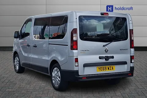 YE69WZA Renault Trafic SL28 ENERGY dCi 120 Sport Nav 9 Seater Thumbnail #3