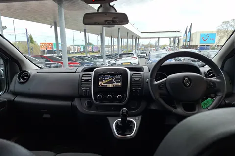 YE69WZA Renault Trafic SL28 ENERGY dCi 120 Sport Nav 9 Seater Thumbnail #4