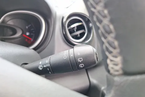 YE69WZA Renault Trafic SL28 ENERGY dCi 120 Sport Nav 9 Seater Thumbnail #16