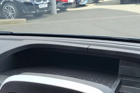 YE69WZA Renault Trafic SL28 ENERGY dCi 120 Sport Nav 9 Seater Thumbnail #18