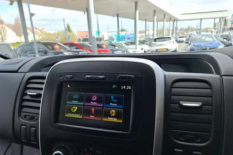 YE69WZA Renault Trafic SL28 ENERGY dCi 120 Sport Nav 9 Seater Thumbnail #19