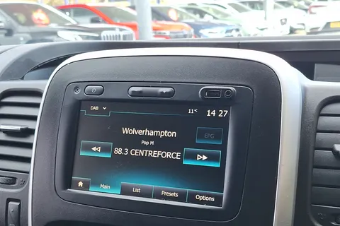 YE69WZA Renault Trafic SL28 ENERGY dCi 120 Sport Nav 9 Seater Thumbnail #20