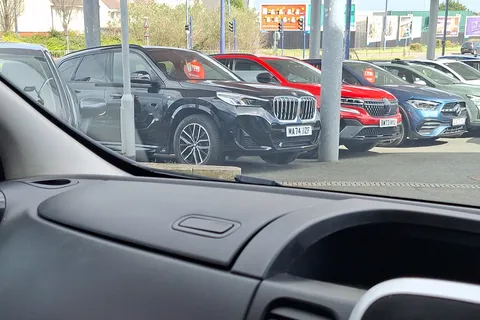 YE69WZA Renault Trafic SL28 ENERGY dCi 120 Sport Nav 9 Seater Thumbnail #27