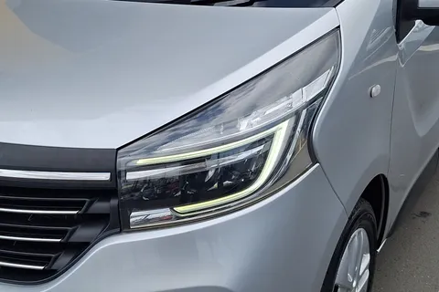 YE69WZA Renault Trafic SL28 ENERGY dCi 120 Sport Nav 9 Seater Thumbnail #31