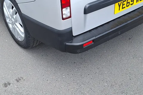 YE69WZA Renault Trafic SL28 ENERGY dCi 120 Sport Nav 9 Seater Thumbnail #41