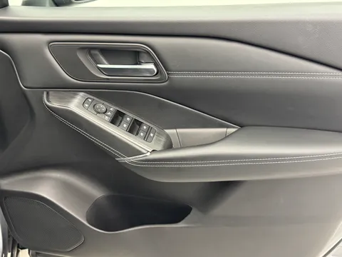 BP72ZDO Nissan Qashqai 1.5 E-Power N-Connecta [Glass Roof] 5dr Auto Thumbnail #20