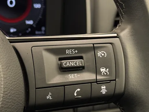 BP72ZDO Nissan Qashqai 1.5 E-Power N-Connecta [Glass Roof] 5dr Auto Thumbnail #24