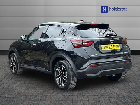 OW25DYM Nissan Juke 1.6 Hybrid N-Connecta 5dr Auto Thumbnail #4