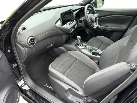 OW25DYM Nissan Juke 1.6 Hybrid N-Connecta 5dr Auto Thumbnail #11