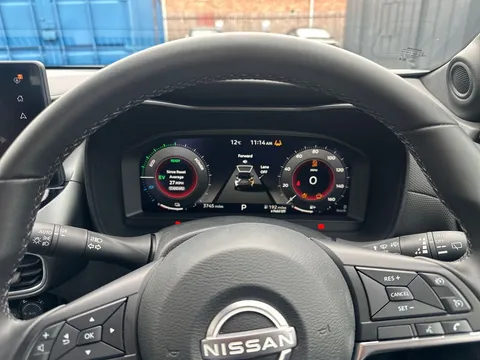 OW25DYM Nissan Juke 1.6 Hybrid N-Connecta 5dr Auto Thumbnail #13