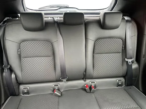 OW25DYM Nissan Juke 1.6 Hybrid N-Connecta 5dr Auto Thumbnail #16