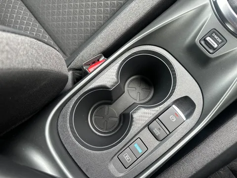 OW25DYM Nissan Juke 1.6 Hybrid N-Connecta 5dr Auto Thumbnail #24