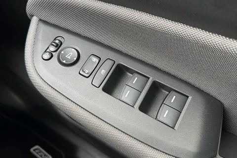 LN23YBR Honda Jazz 1.5 i-MMD Hybrid Crosstar EX 5dr eCVT Thumbnail #18