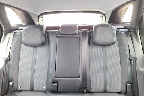 NM21LBV Peugeot 3008 1.6 Hybrid 225 Allure Premium 5dr e-EAT8 Thumbnail #11