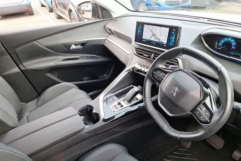 NM21LBV Peugeot 3008 1.6 Hybrid 225 Allure Premium 5dr e-EAT8 Thumbnail #13