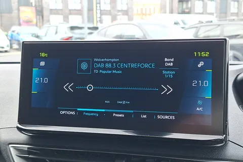 NM21LBV Peugeot 3008 1.6 Hybrid 225 Allure Premium 5dr e-EAT8 Thumbnail #16