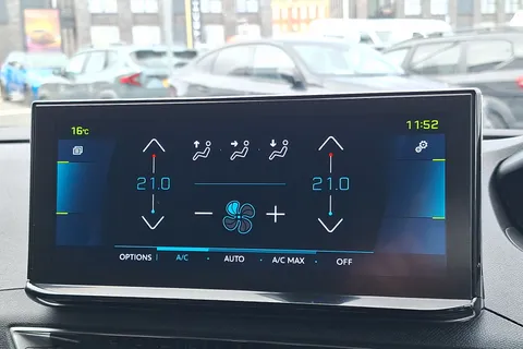 NM21LBV Peugeot 3008 1.6 Hybrid 225 Allure Premium 5dr e-EAT8 Thumbnail #19