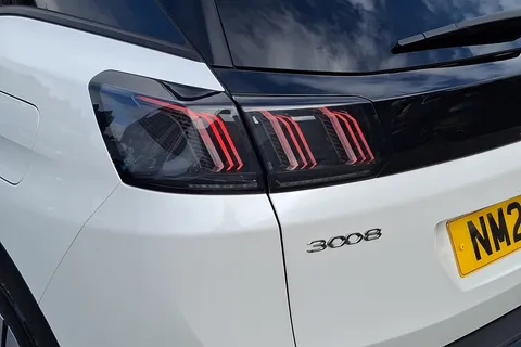 NM21LBV Peugeot 3008 1.6 Hybrid 225 Allure Premium 5dr e-EAT8 Thumbnail #31
