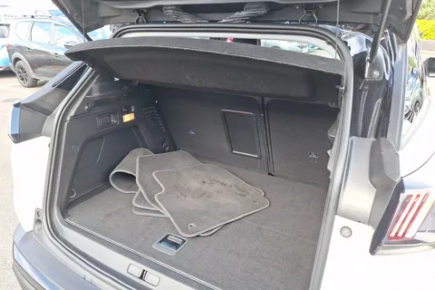 NM21LBV Peugeot 3008 1.6 Hybrid 225 Allure Premium 5dr e-EAT8 Thumbnail #35