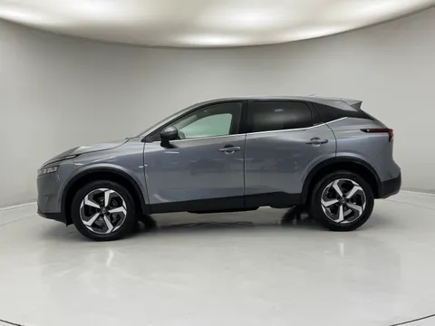 DV22OJE Nissan Qashqai 1.3 DiG-T MH N-Connecta 5dr Thumbnail #7