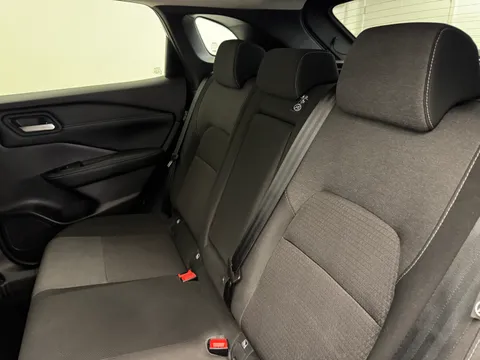 DV22OJE Nissan Qashqai 1.3 DiG-T MH N-Connecta 5dr Thumbnail #14