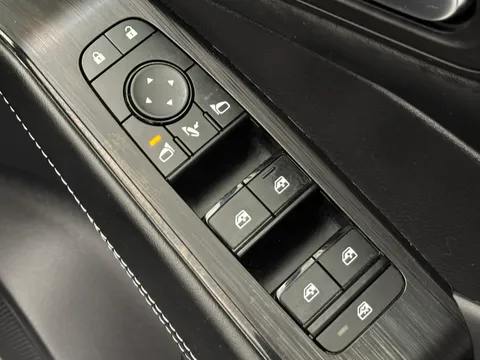 DV22OJE Nissan Qashqai 1.3 DiG-T MH N-Connecta 5dr Thumbnail #23