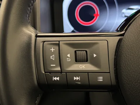 DV22OJE Nissan Qashqai 1.3 DiG-T MH N-Connecta 5dr Thumbnail #25