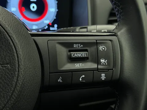 DV22OJE Nissan Qashqai 1.3 DiG-T MH N-Connecta 5dr Thumbnail #26