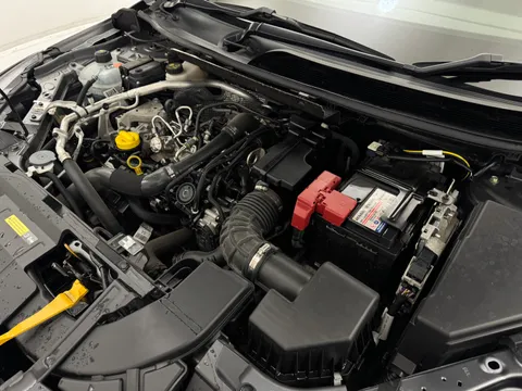 DV22OJE Nissan Qashqai 1.3 DiG-T MH N-Connecta 5dr Thumbnail #32